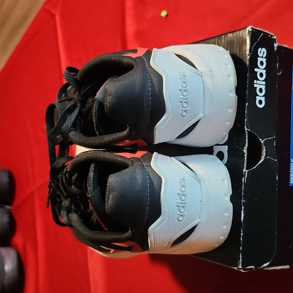 Adidas - Picture 4 of 10